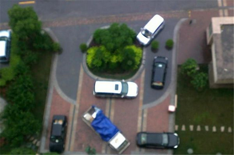 车被别人擦了怎么报警,车被人擦刮了怎么办