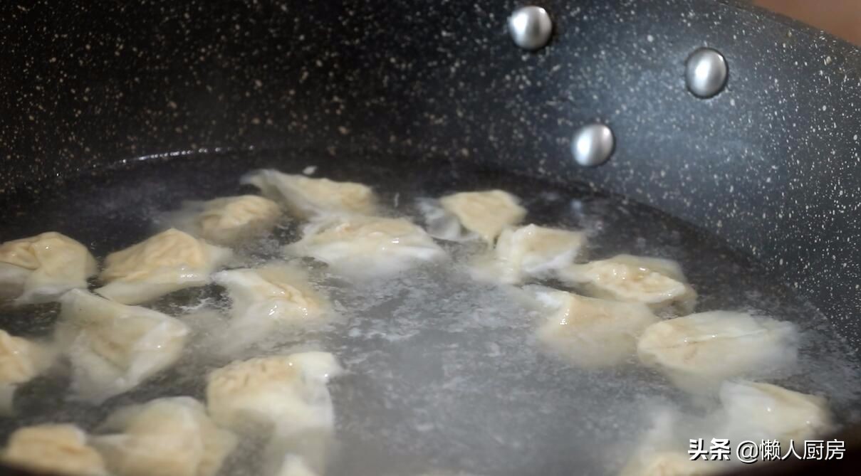 小馄饨的肉馅的正确做法,小馄饨肉馅怎么调比较好吃