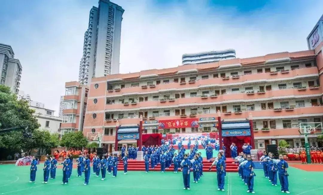 现在入户口读公办学校还来得及吗,读公立学校需要落户满一年吗