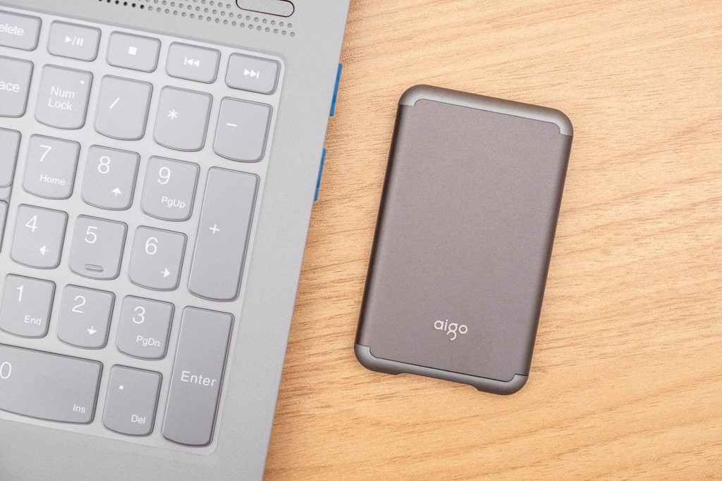 爱国者固态移动硬盘s7测评,爱国者固态硬盘s7和s7pro区别