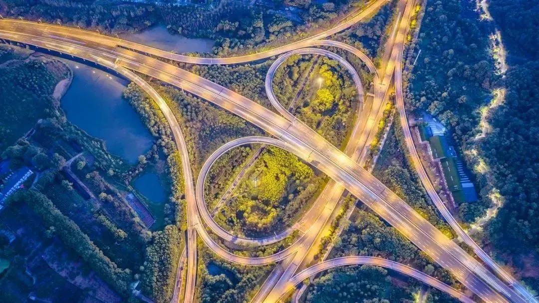 在你心中世界是什么颜色的,在你心中是什么样子的