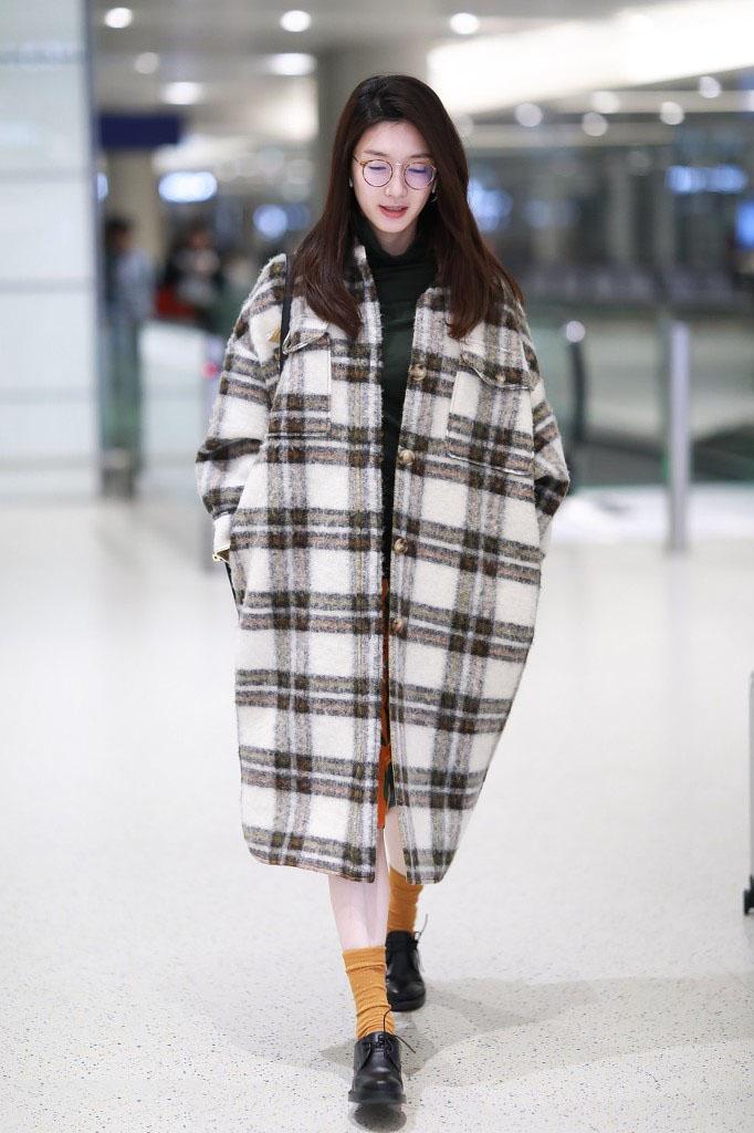 超长款格纹大衣怎么搭配,格纹大衣怎么搭好看