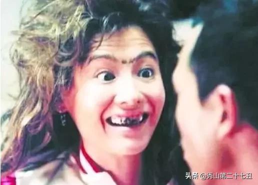 龅牙妹因为丑生活处处受挫，下定决心整容后，人生发生大翻转