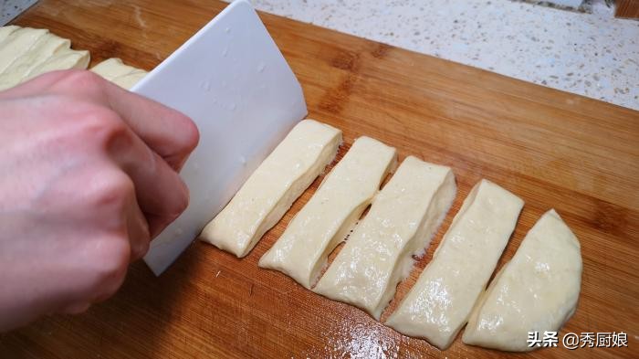 炸油条必须要泡打粉和小苏打粉吗,炸油条一斤面给多少水给一个鸡蛋