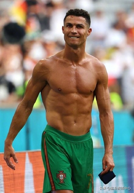 c罗和拉莫斯身材对比,2004欧洲杯c罗身材