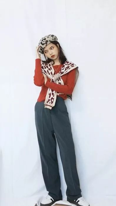 最节省空间又简便的叠风衣方法,薄款中长风衣怎么叠