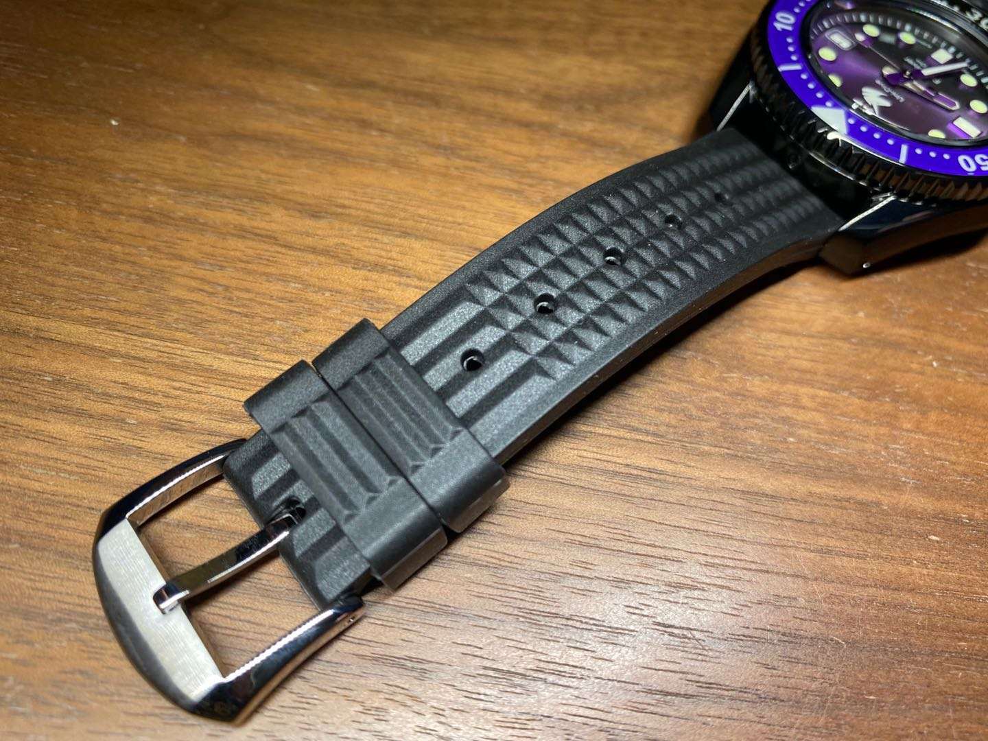 毒液六代评测,黑水鬼开箱真假对比