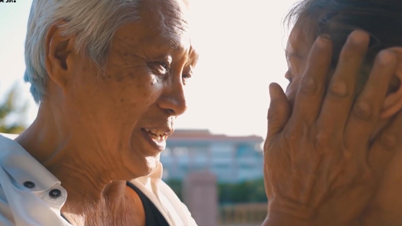 20岁小伙被重度烧伤七年后续,20岁严重烧伤毁容