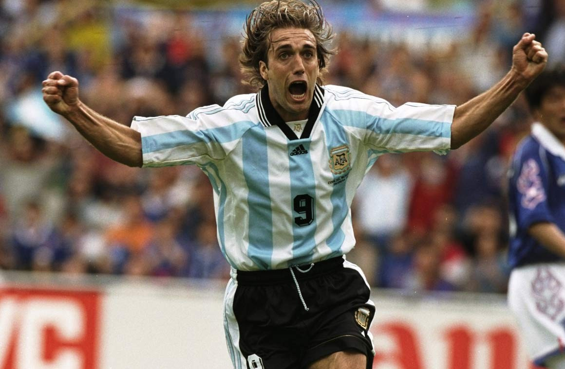 阿根廷战神巴蒂斯图塔戴金牌,巴蒂斯图塔十大巅峰之作