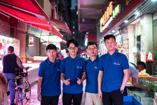 战胜马云的打包女王，转行干快递的副教授……刚刚，他们从菜鸟手中接过一个特别大奖