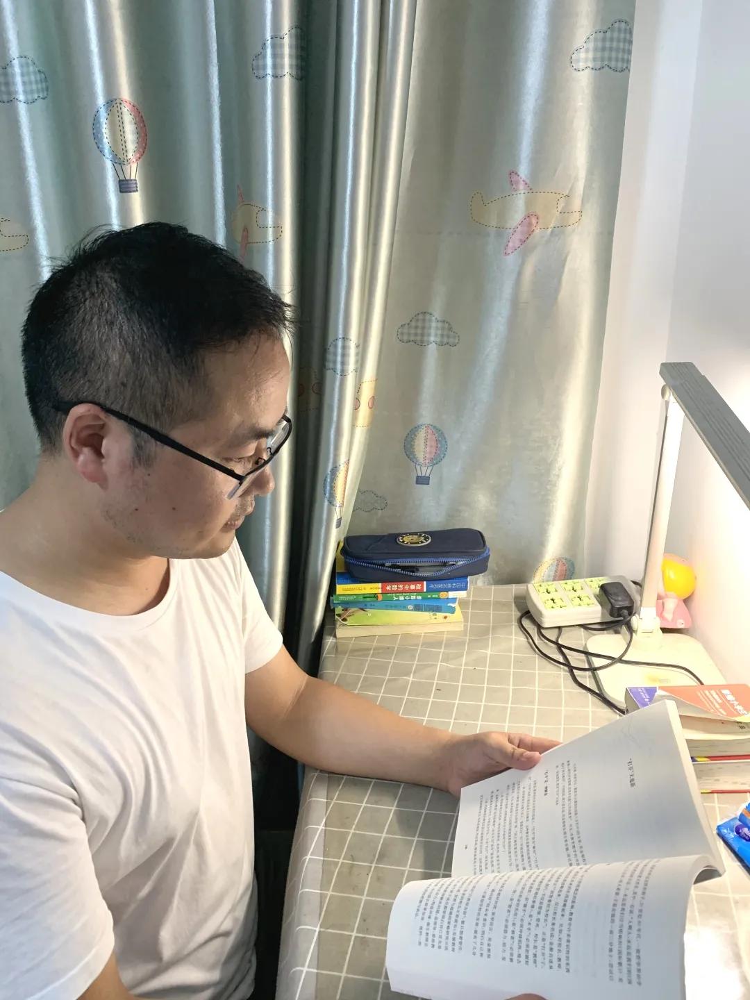 教师如何培养小学生的阅读能力,小学教师靠阅读成功