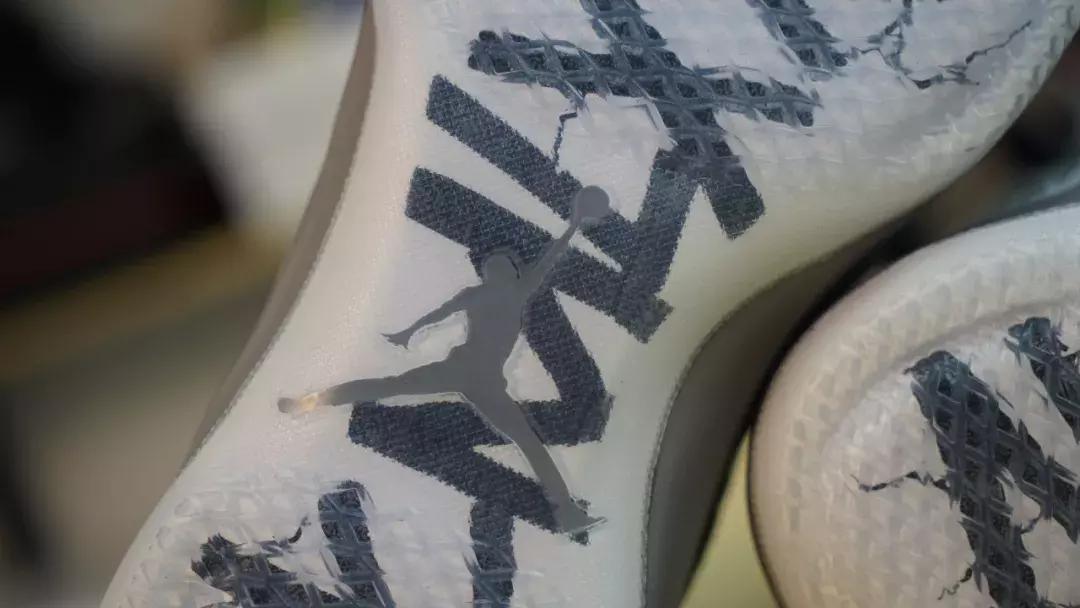 WEN开箱｜八百不到买正代AJ，全皮质感可能是系列质感最好