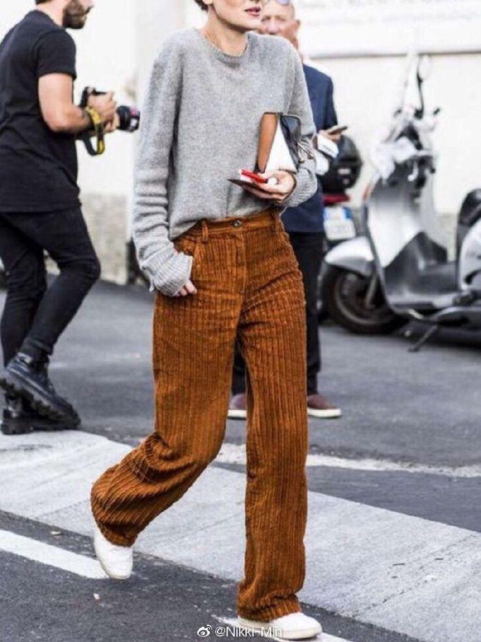 时尚百搭的灯芯绒,2020灯芯绒流行这样穿巨美巨时髦