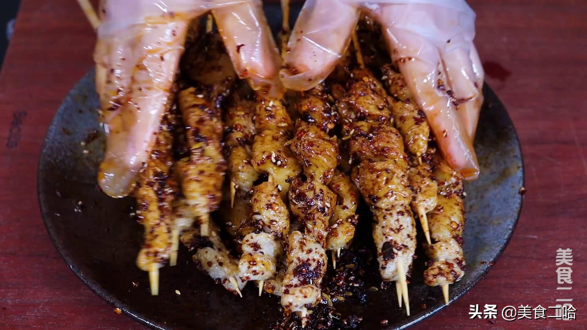 自制烤面筋:半斤粉能做30串,劲道麻辣,在家轻松实现面筋自由