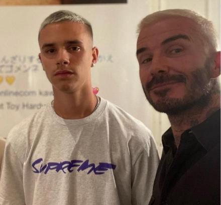 年轻的贝嫂和贝克汉姆,45岁贝嫂晒与女儿合照