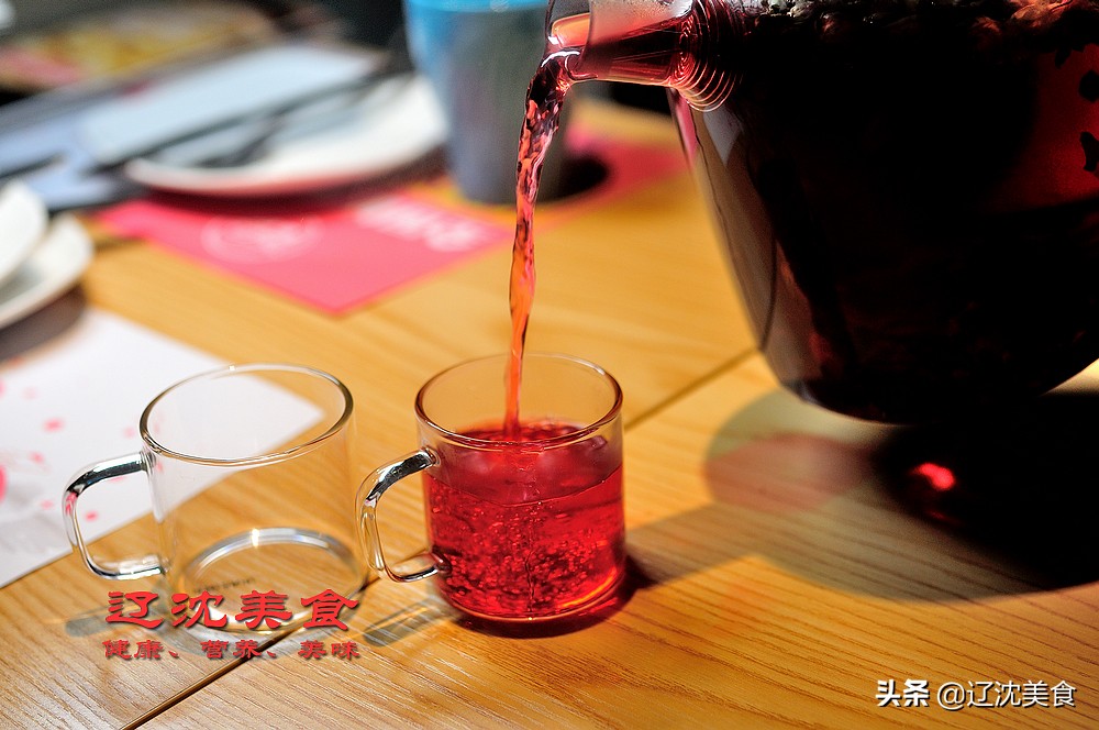 这间小屋出来一家美食公社,榴莲披萨和四川冒菜一起吃