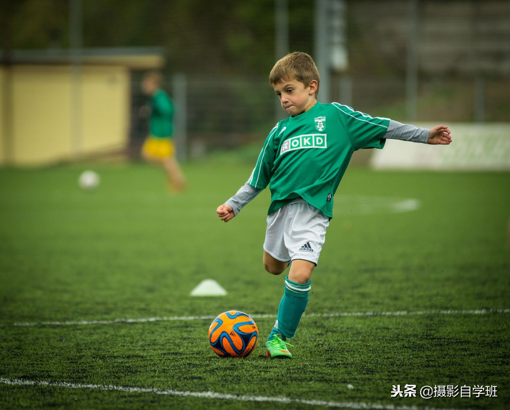 模糊特效制作教程,动感模糊照片制作方法