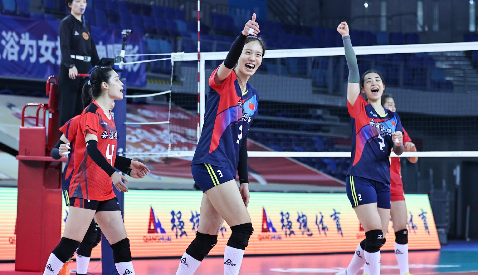 排球郑益昕三换二,女排郑益昕长相