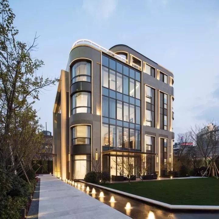 别再见女的就喊美女,见房子就称豪宅,盘一盘上海真正豪宅产品系