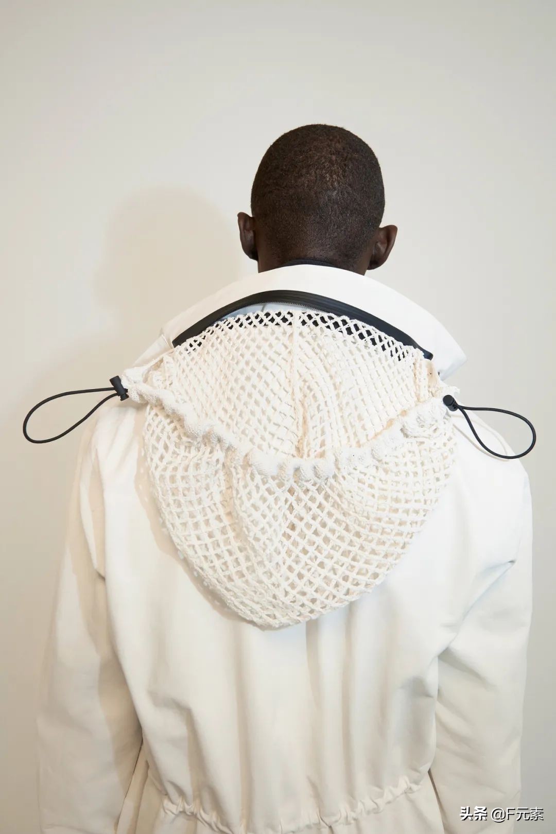 雕刻面料，BV不止有编织：BottegaVeneta2021度假系列