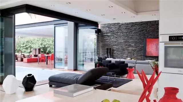 梅西和c罗谁豪宅最好,身价十亿的球星