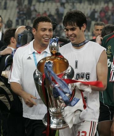 外星人罗纳尔多2002,世界足坛传奇巨星外星人罗纳尔多