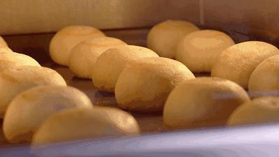 面包太干太硬怎么办,面包太硬怎么吃才好吃