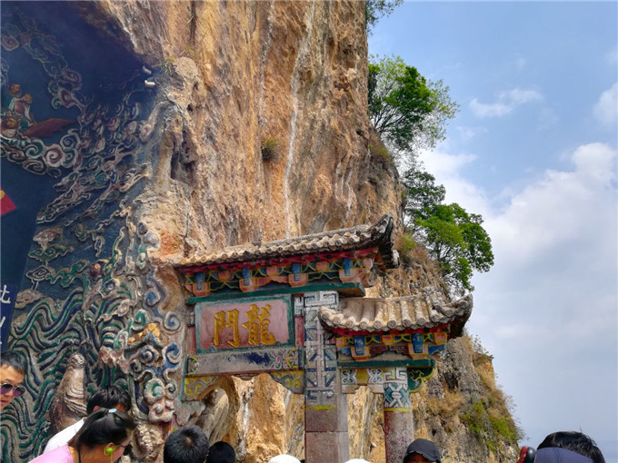 西山公园离西山风景区远吗,昆明西山公园哪里好玩