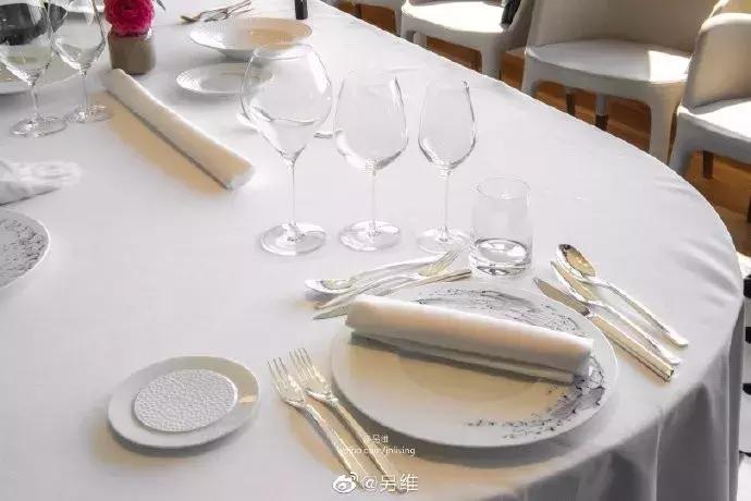 我去学了餐桌礼仪,感受到了满满的阶级差距