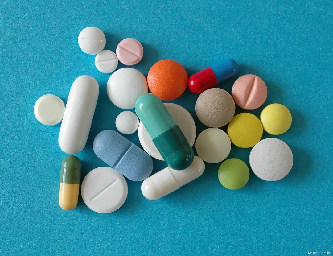 狗尿出血用什么药,狗尿鲜血怎么回事