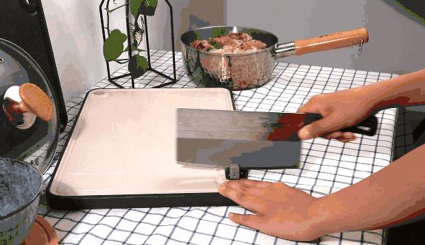 切菜板刚买回来要怎样做,刚买的切菜板需要做哪些