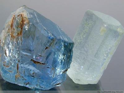 各种宝石原石的种类图片大全,高清彩色宝石原石图片大全