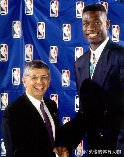 以他的名字命名日期，两队给他退役球衣，给你不一样的大叔