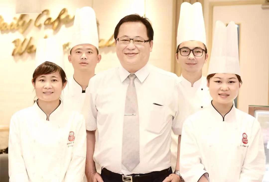 中国烘焙史上传奇人物—津味实业上海85度C总经理朱世铭先生