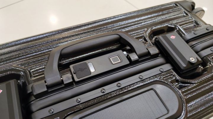 小型轻便指纹锁行李箱,便捷功能行李箱