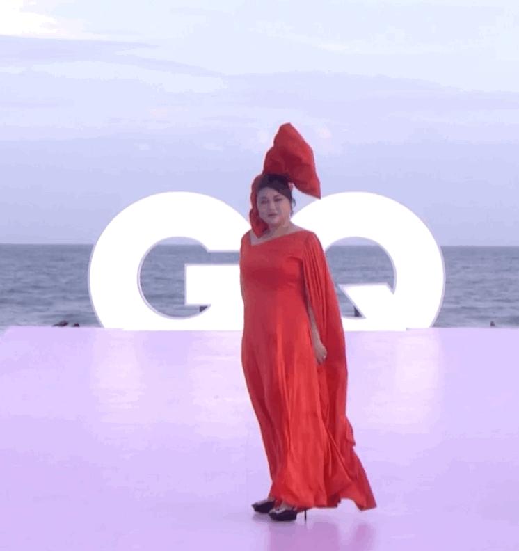 gq盛典蔡徐坤迪丽热巴内场 (gq盛典迪丽热巴蔡徐坤同框)