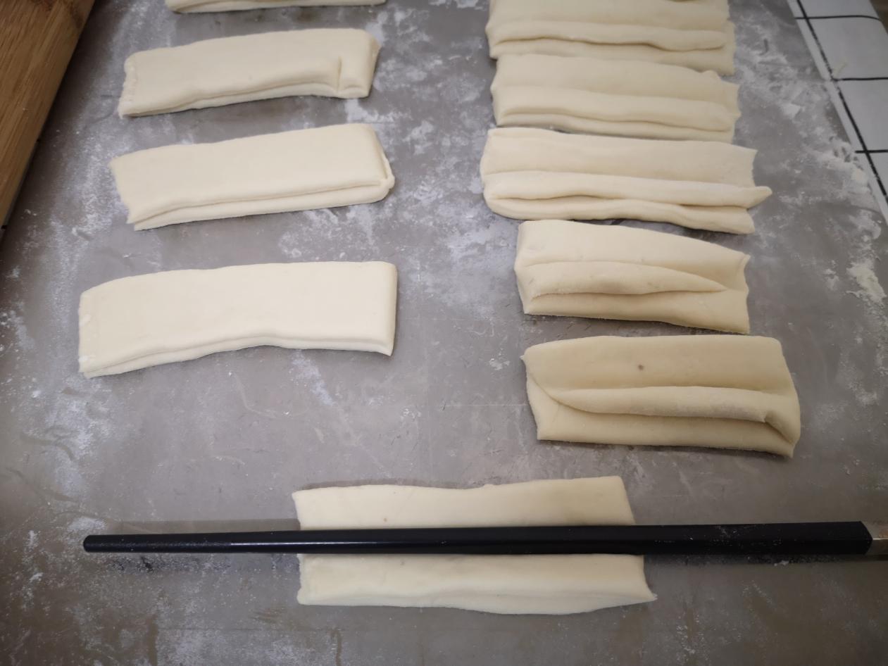 在家炸油条总是很硬？按照这个配方来，油条酥脆比卖的还要香