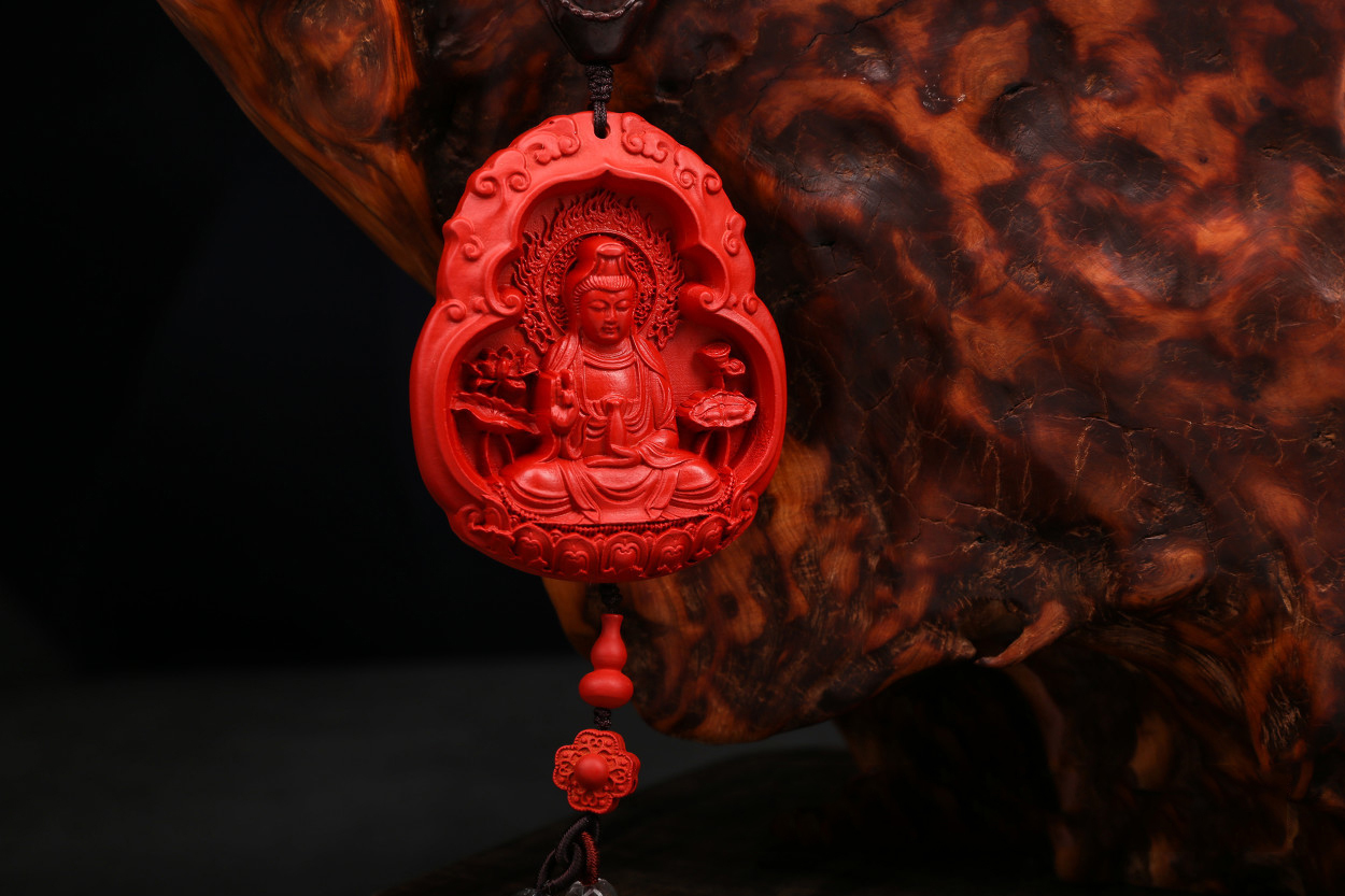 男女适合戴的朱砂首饰,朱砂吊坠佩戴搭配