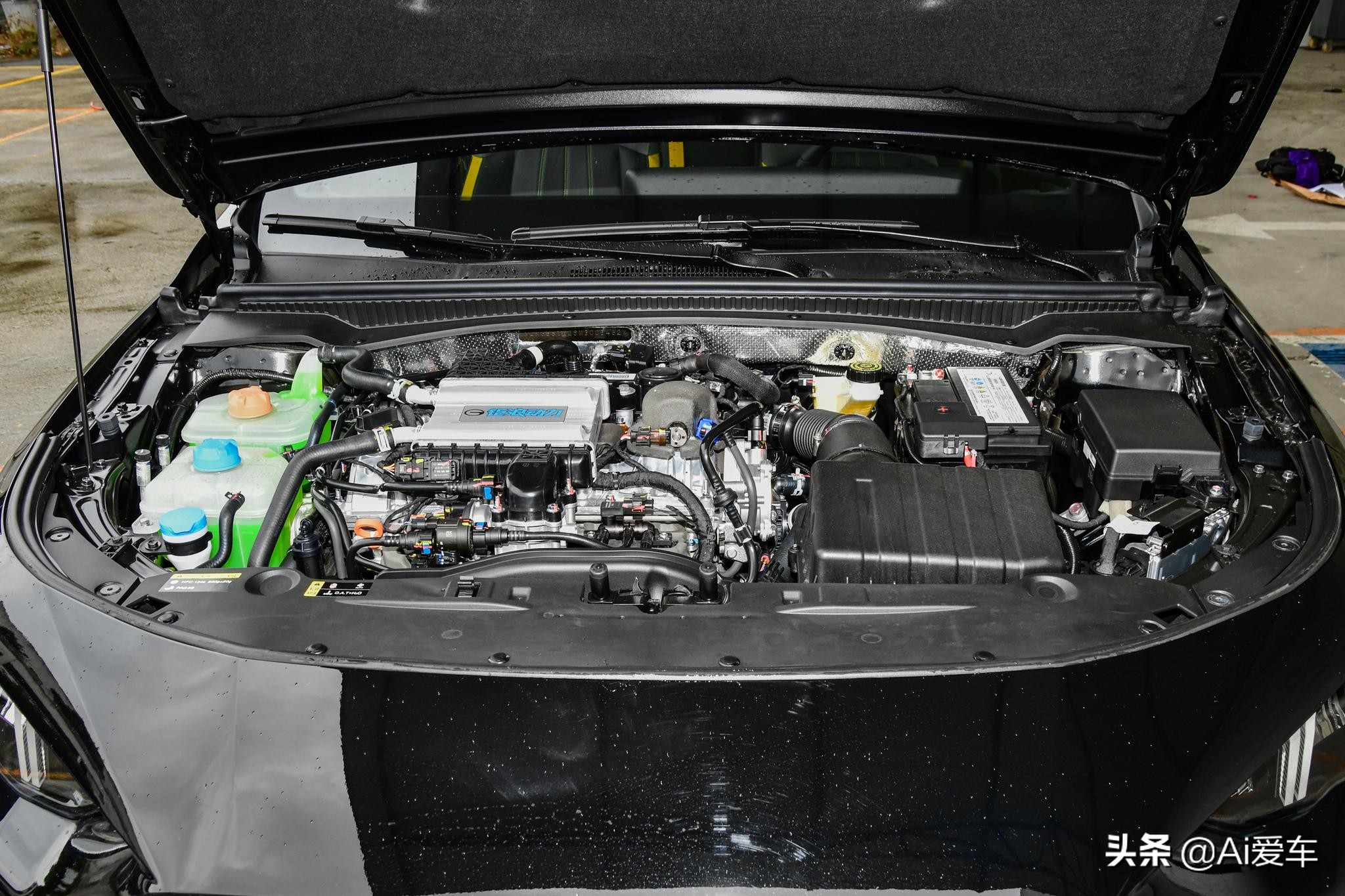 传祺影豹j16苏神版优惠多少,广汽传祺影豹和名爵5对比