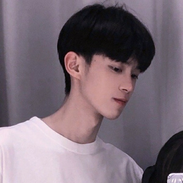 情侣头像是给对方的一个安全感,情侣头像温柔且坚定善良并勇敢