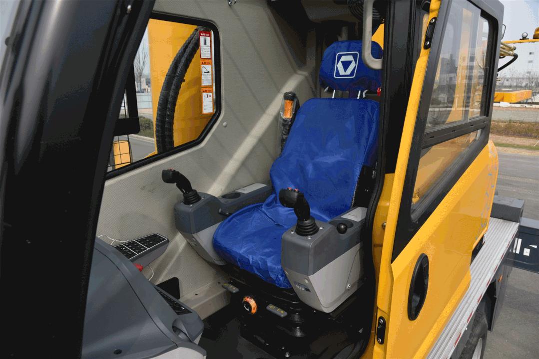 80吨吊车吊装作业视频,最强的80吨吊车