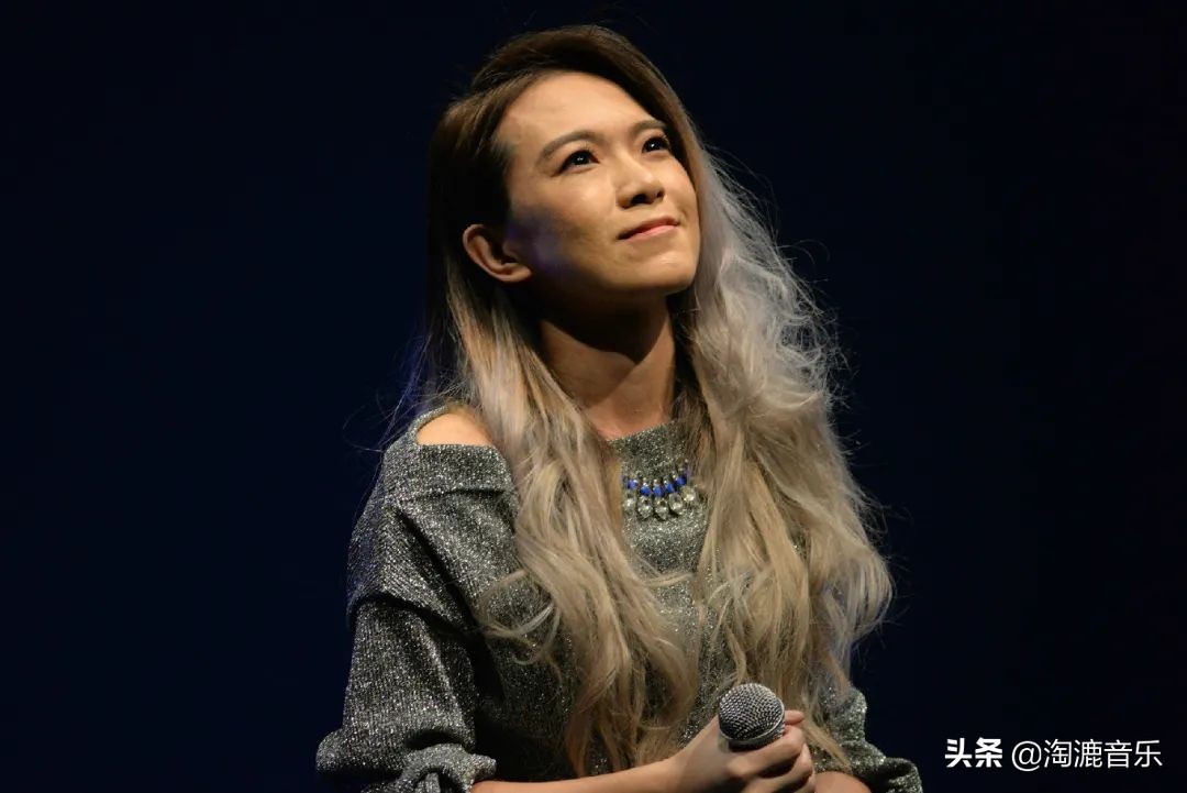 一夜痛失50万粉丝，因房租放弃生命，出道即巅峰的她为何沦落至此