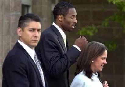 她与巨星19年的婚姻：出轨、争议、甜蜜与永别