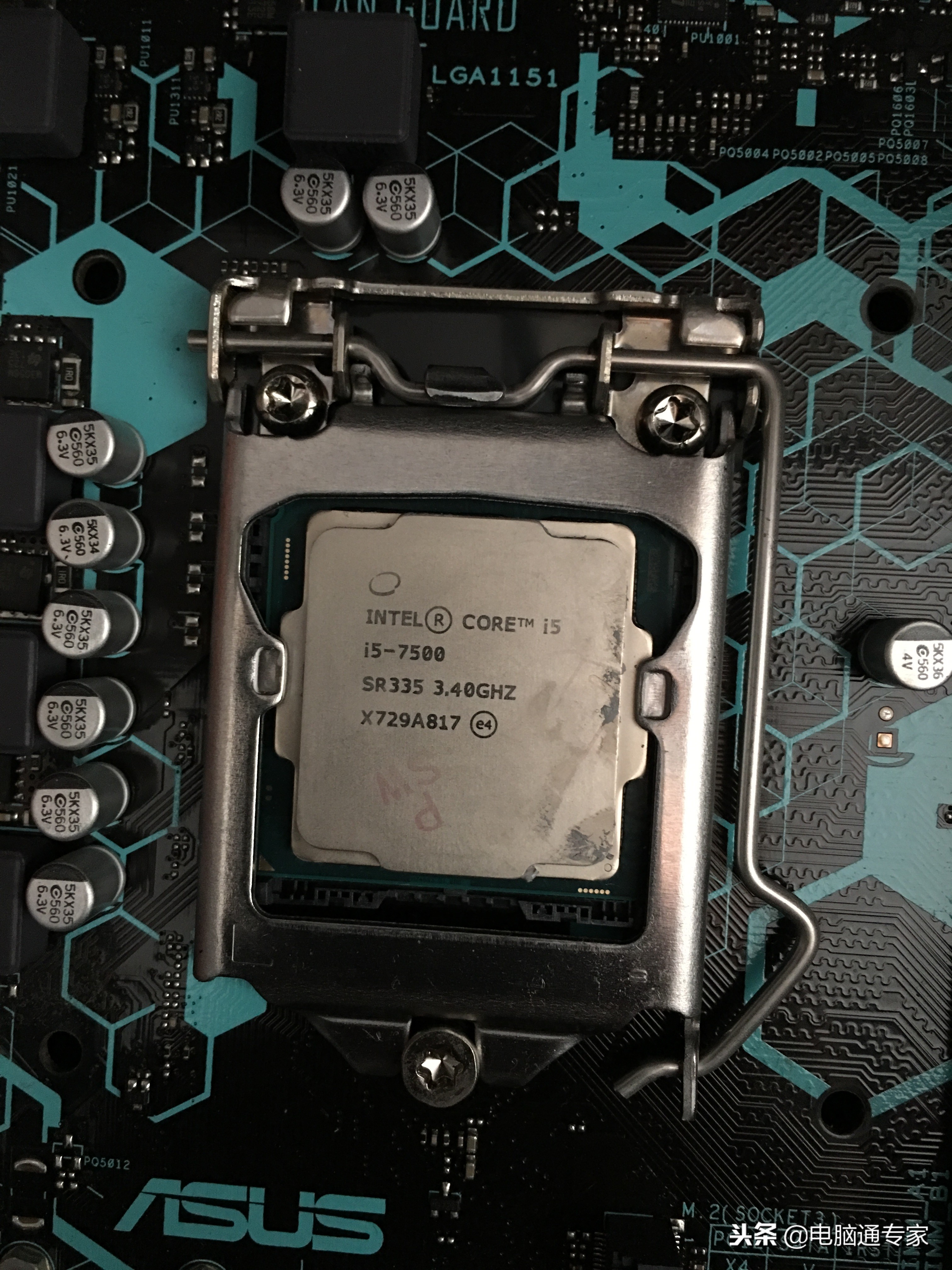 主机cpu风扇转又不转电脑关不了机,电脑主机风扇不转了会不会烧坏cpu