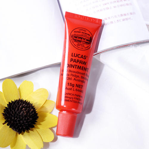 秋冬皮肤干燥用什么护肤品 (冬季比较滋润的护肤品)