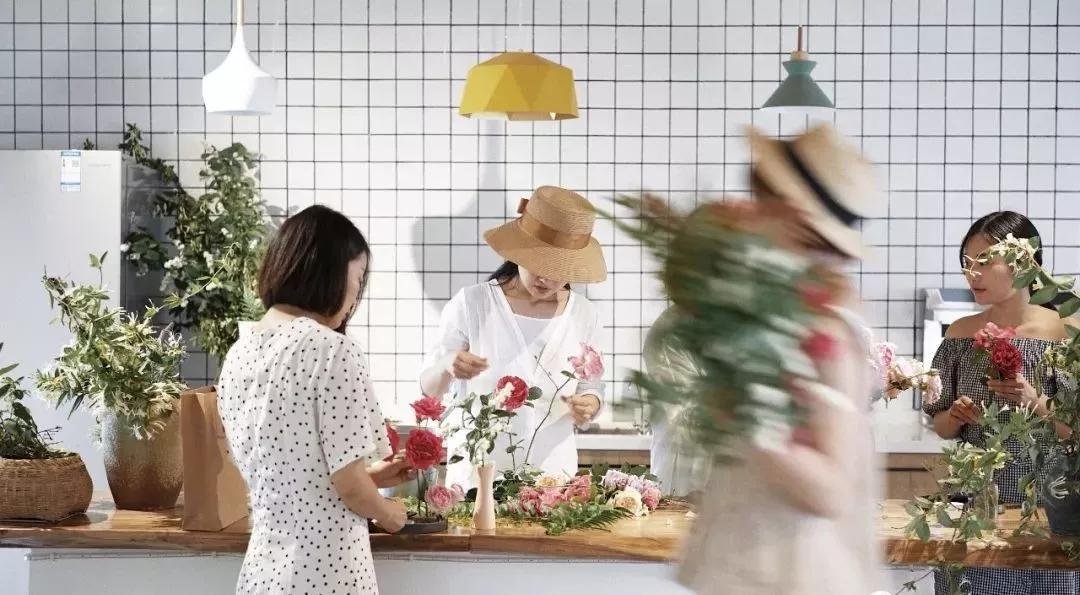 80后夫妻住山,80后两口子隐居大山