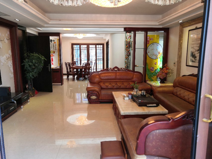 普宁寸土寸金的繁华商圈中，最为低调的贵族房，流沙盛世华庭！