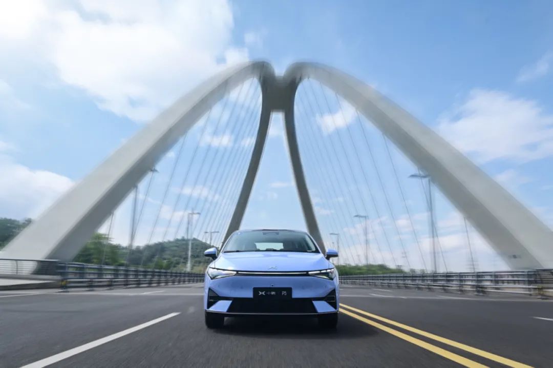 小鹏p5入门版迎宾座椅,小鹏p5标准版怎么调整主驾驶座椅