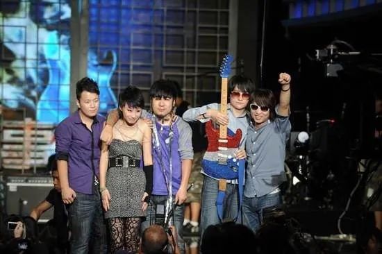 鐢熶笉閫㈡椂鎮插枩浜ゅ姞姝屾洸,鐢熶笉閫㈡椂鐨勭菠璇瓕