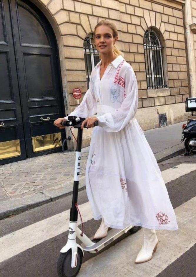 LV太子妃野外聚餐，遍地LV围巾当餐布用，满是金钱的味道看着心疼